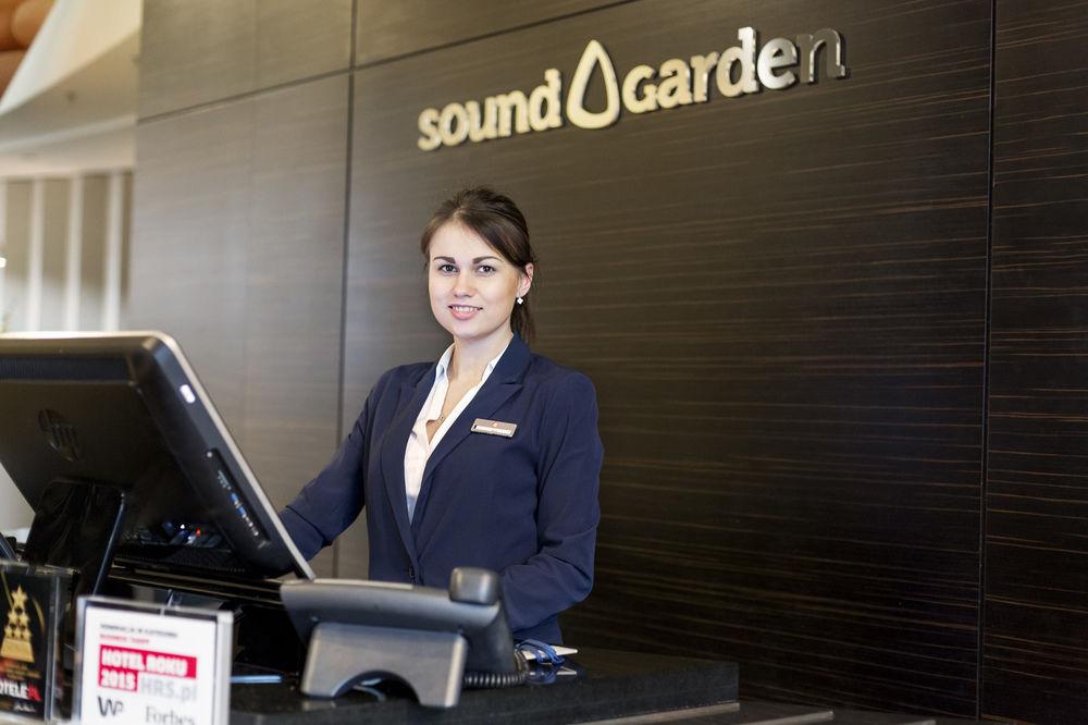 Sound Garden Hotel Airport Varsovie Extérieur photo